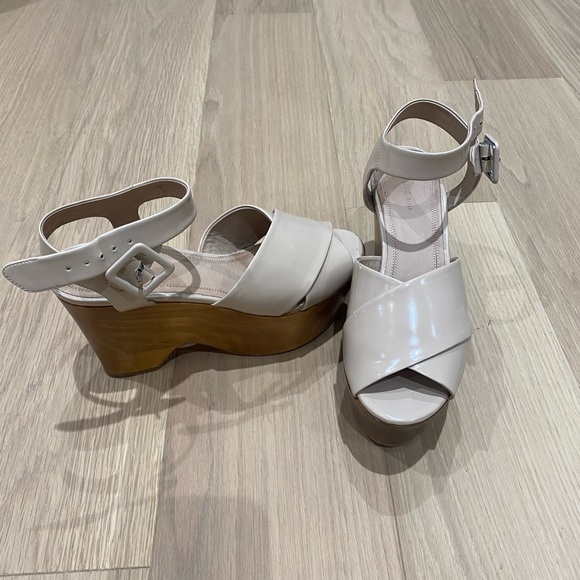 Celine Nude Wedges - Picture 2 of 8